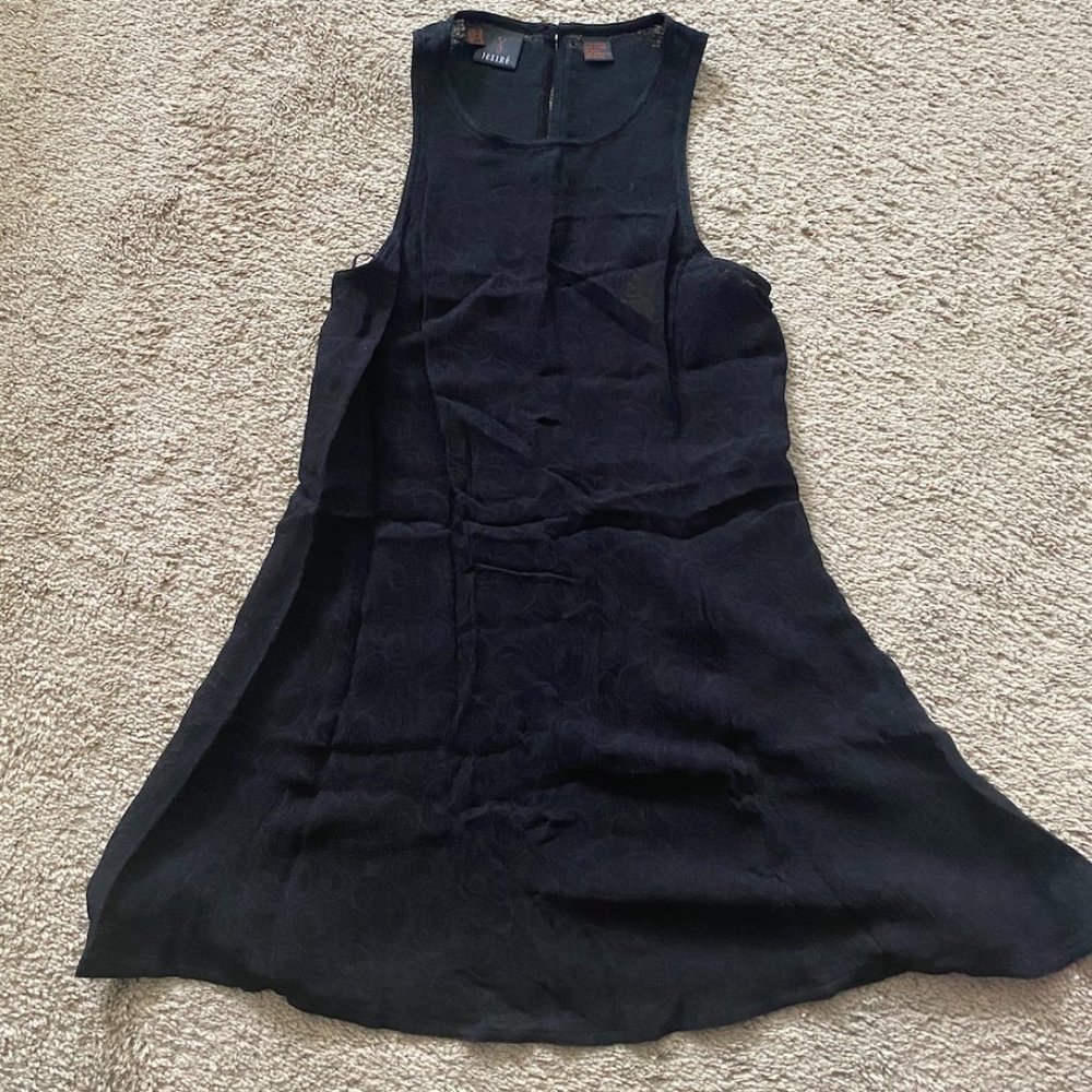 JESIRE Black Sleeveless Blouse